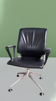 Vitra - Meda Chair - Konferenzstuhl - Leder - schwarz