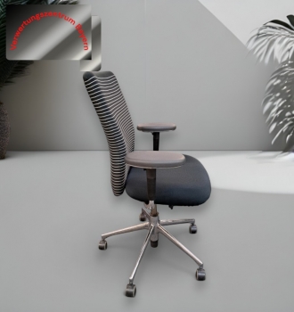 Vitra - T Chair - Drehstuhl - schwarz-weiß