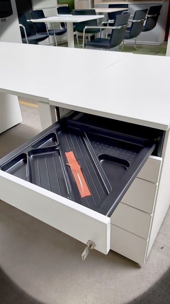 NEUWARE - Bene CT - Standcontainer - weiß - 4 Auszüge - 40 unter LP